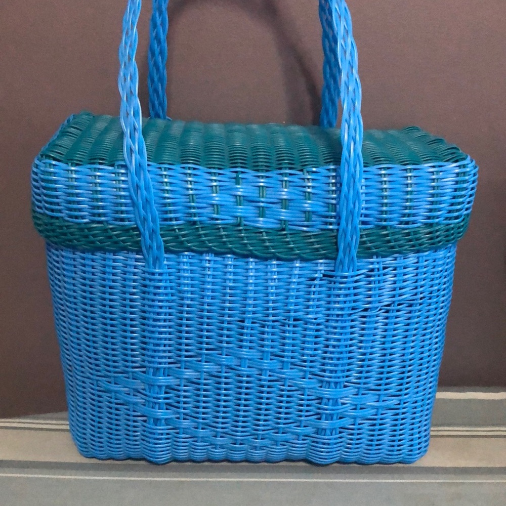 Medium picnic basket